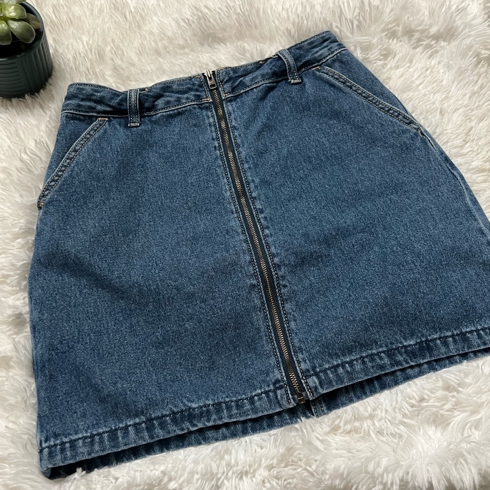 Hollister jean DENIM skirt SZ 3 zipper front blue denim mini skirt